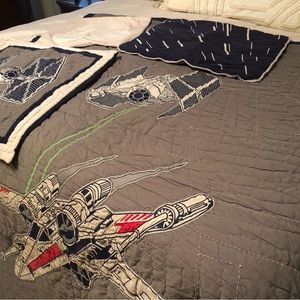 Pottery Barn, twin size, Star Wars comforter quilt.